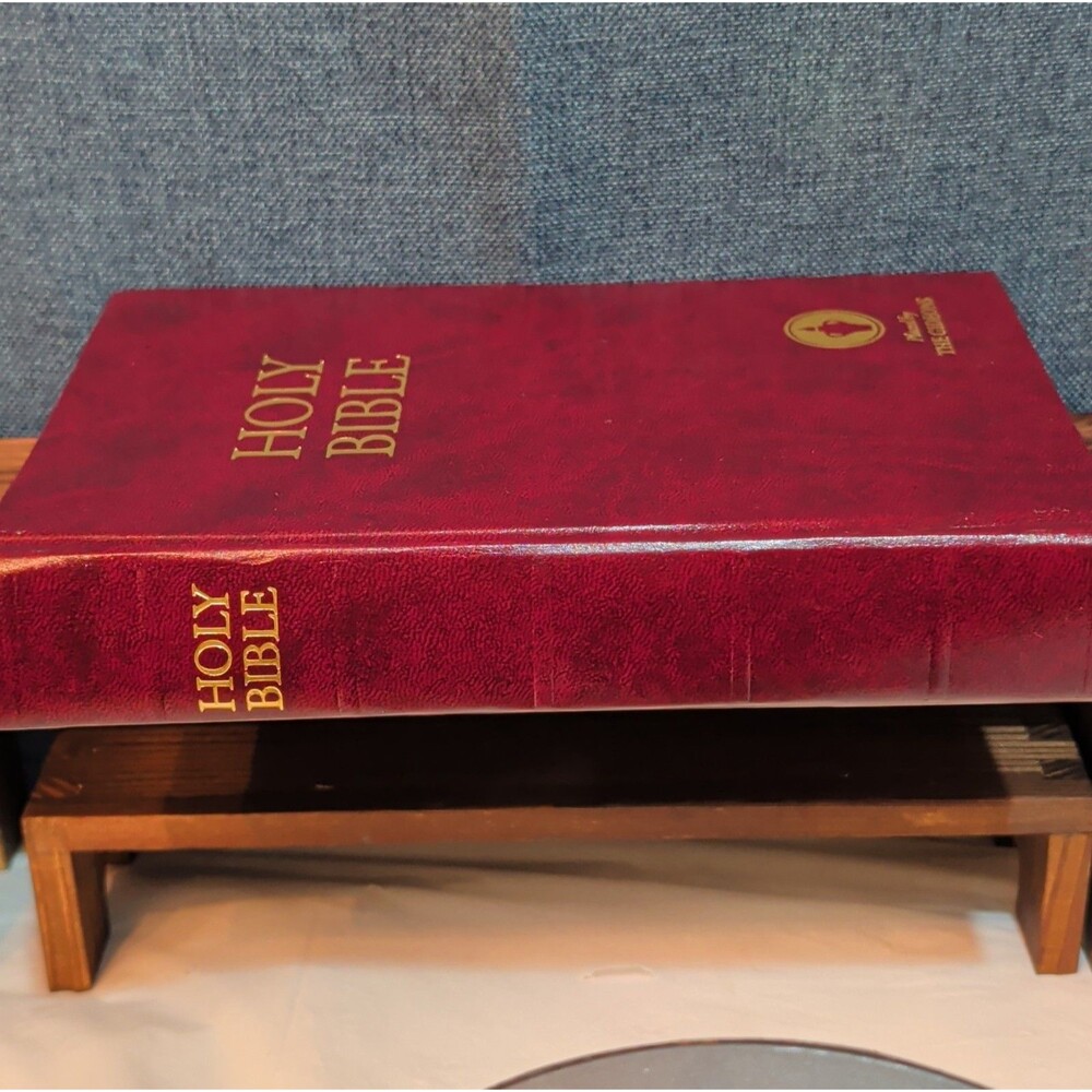 Holy Bible Placed By The Gideons Red Hardcover Book Classic - Picture 16 of 16